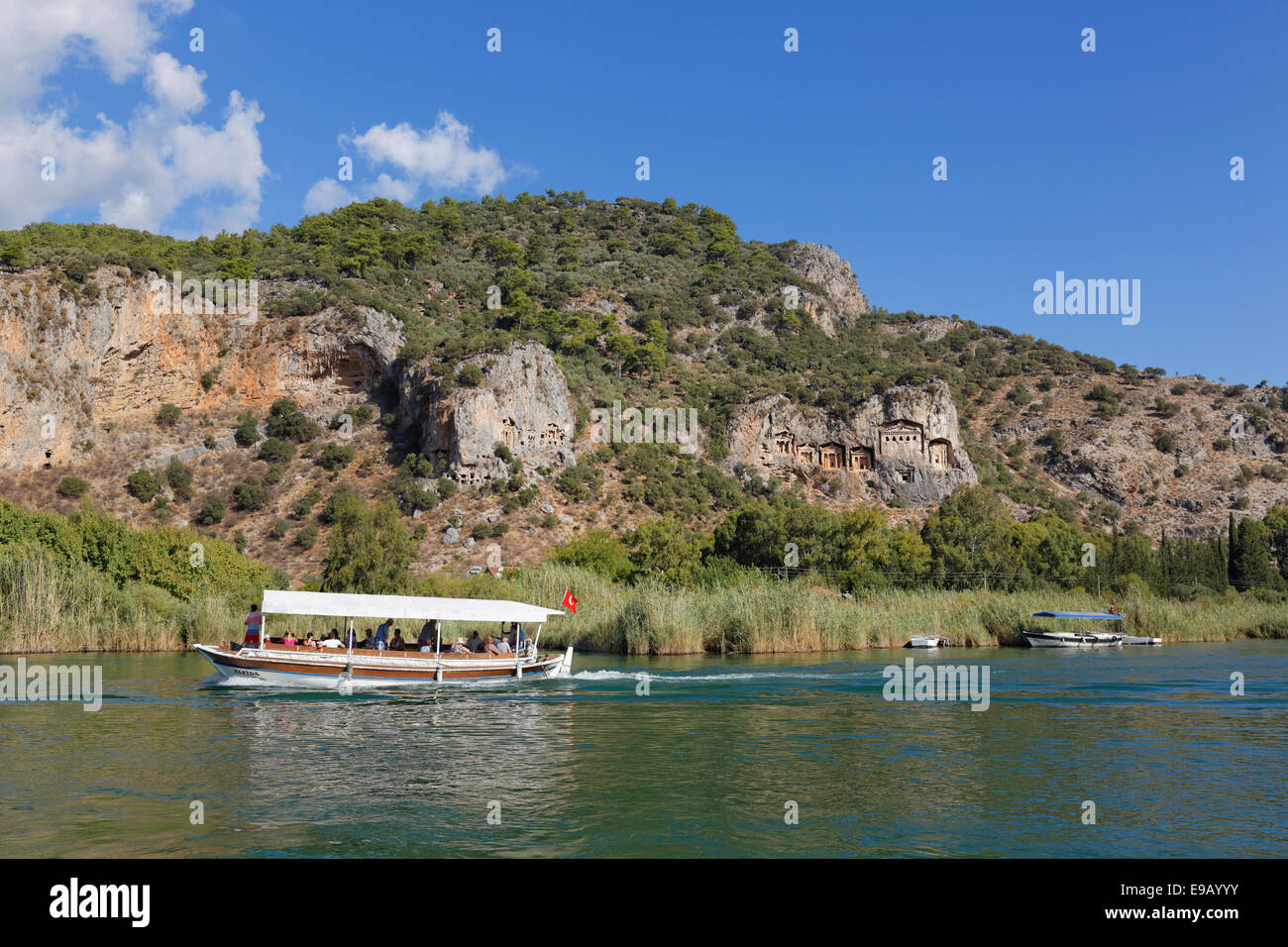 Le tombe di roccia di Kaunos, Dalyan, Muğla Provincia, Riviera turca o Costa turchese, Egeo, Turchia Foto Stock