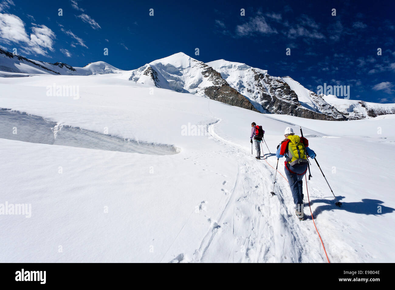 Gli alpinisti salendo al Piz Palü Mountain, Grigioni, Svizzera, Europa Foto Stock