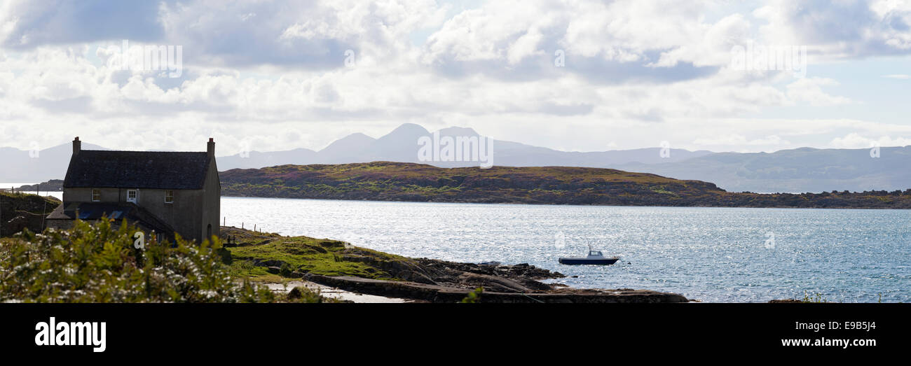 Una vista panoramica della penisola Keillmore visto da Danna, Knapdale, Argyll & Bute, Regno Unito Scozia Foto Stock