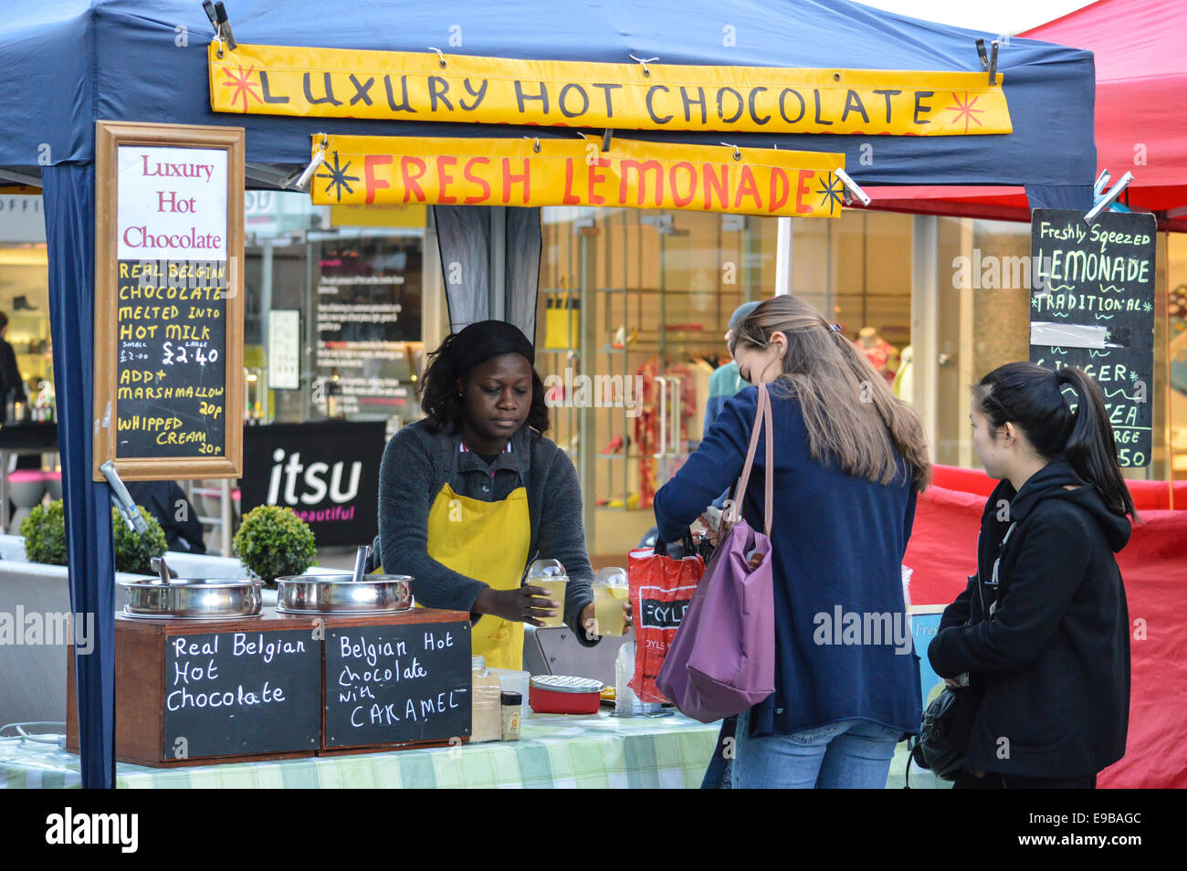 La limonata stallo, Centro Brunswick mercato alimentare, Bloomsbury, London, Regno Unito Foto Stock