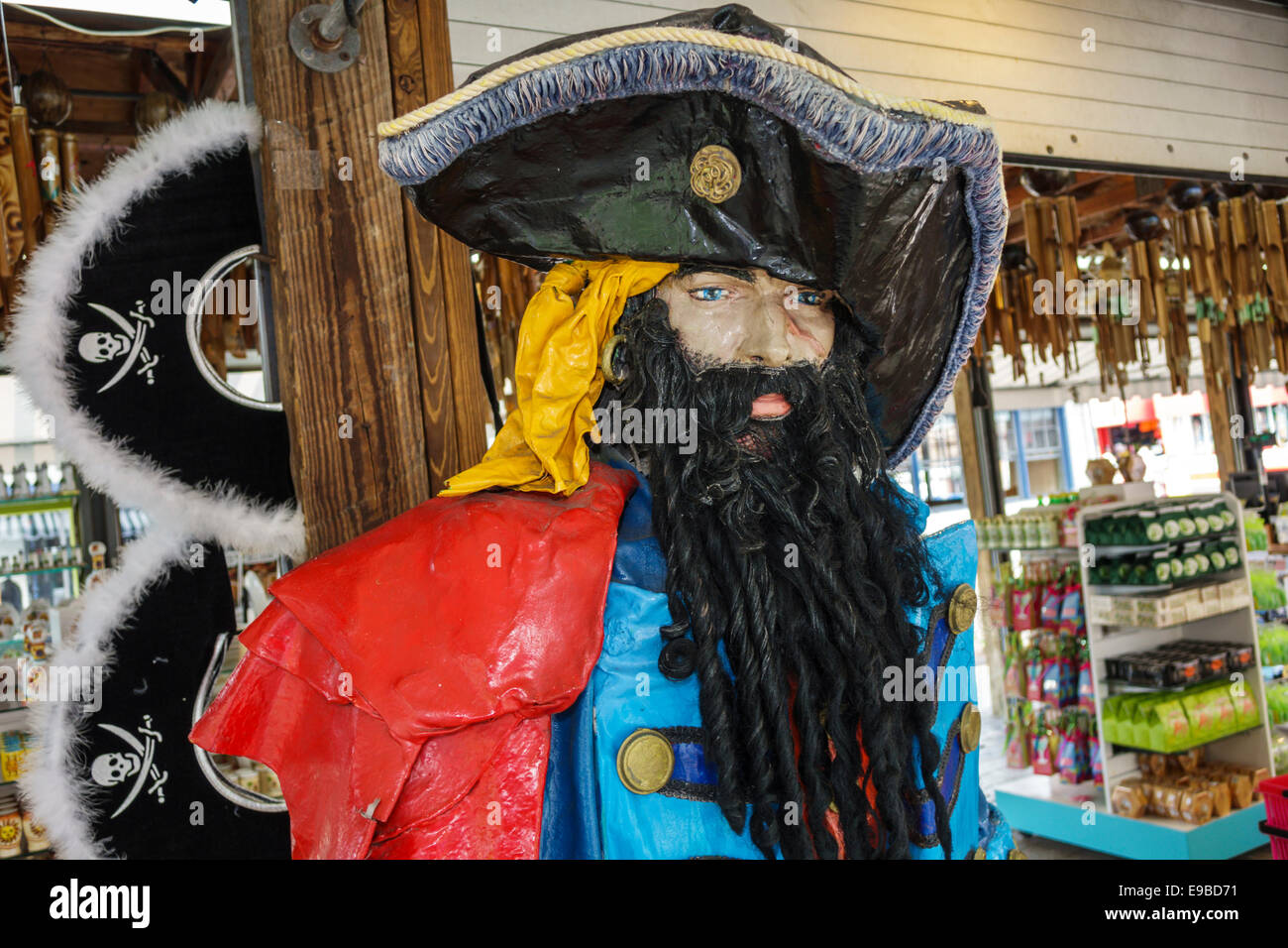 Key West Florida,Keys Mallory Square,souvenir,umorismo,umorismo,umorismo,viso pirata,vendita prodotti display,marche,vendita,shopping shopper shopping clienti Foto Stock