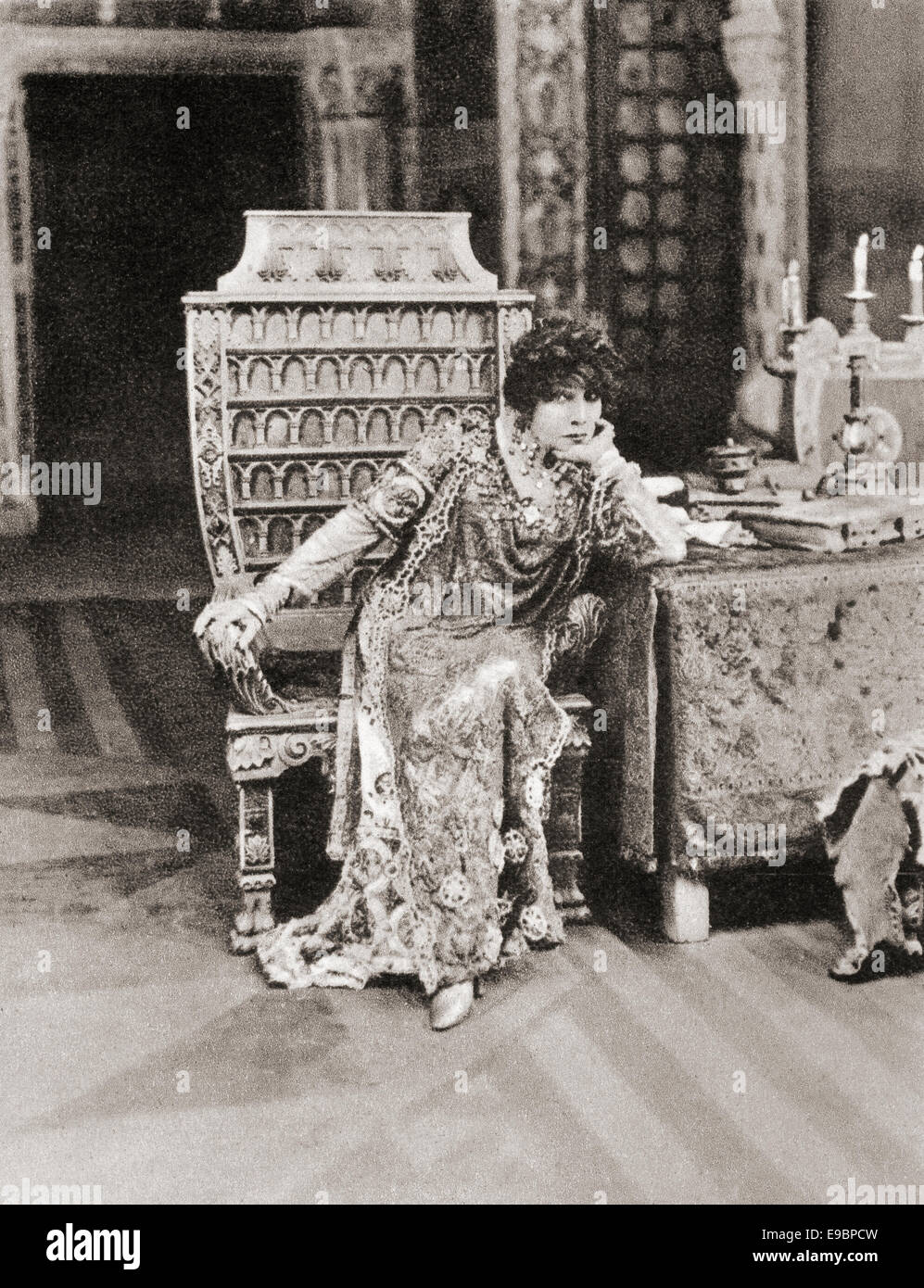 Sarah Bernhardt, 1844 - 1923. Tappa francese e presto attrice cinematografica. Foto Stock