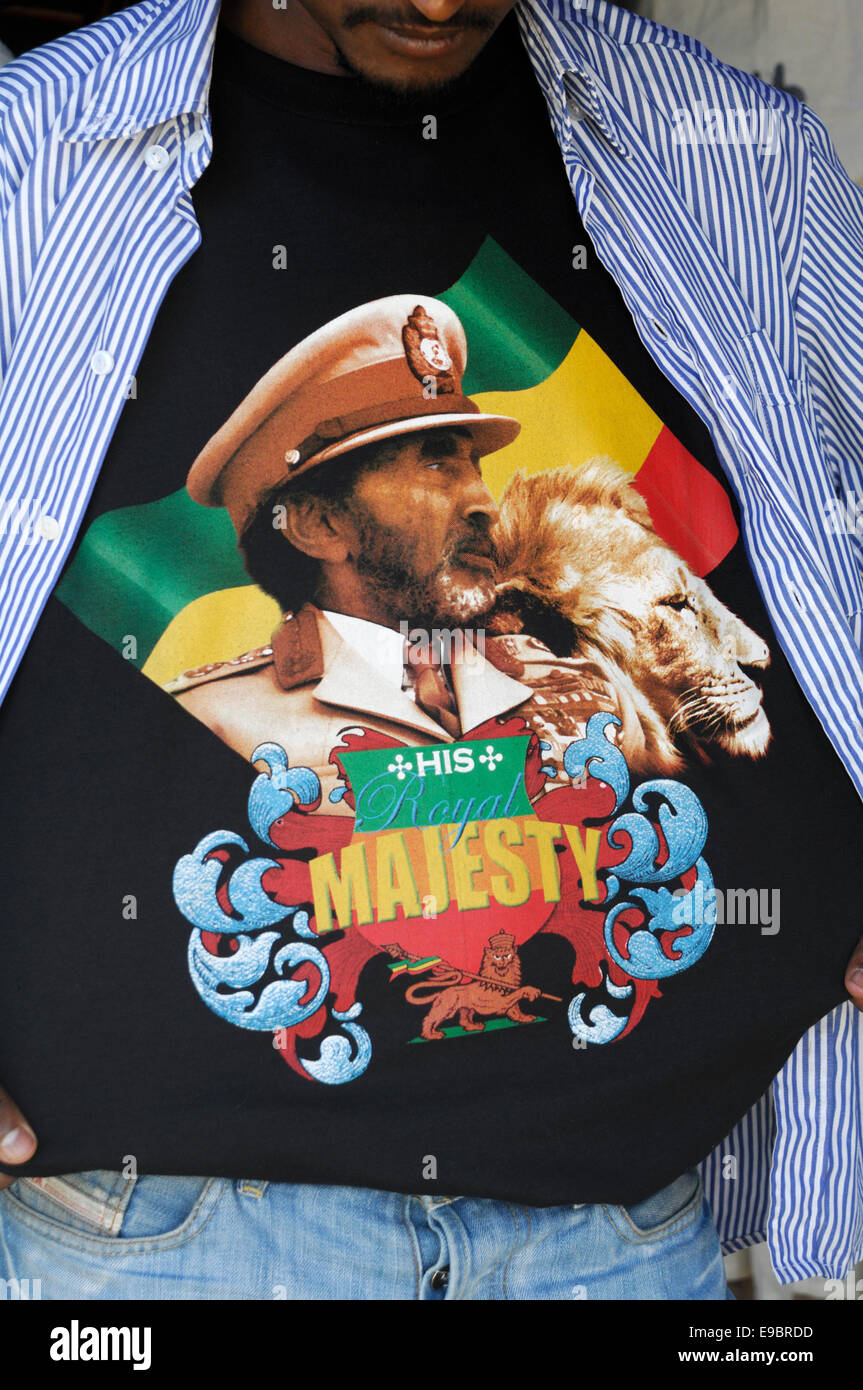 Ragazzo indossa un Haile Selassie T-shirt Foto Stock