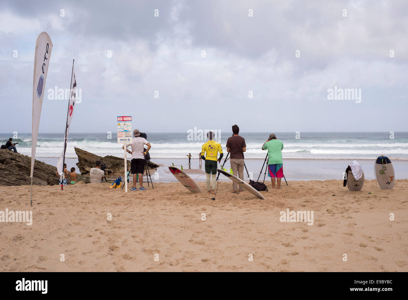 Concorso di surf in spiaggia di Guincho portogallo Foto Stock
