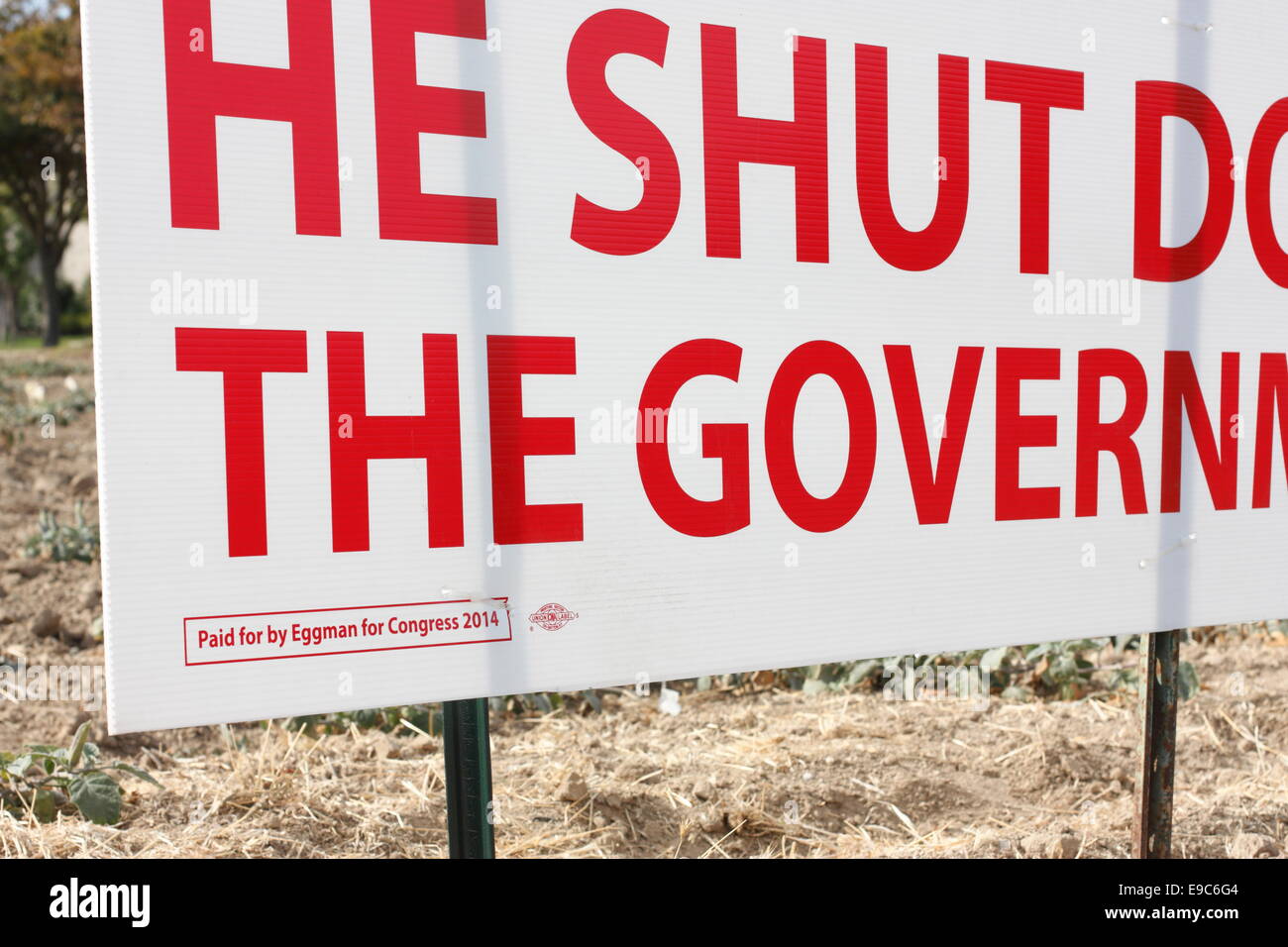 Modesto, Stanislao County, California, Stati Uniti d'America. Ottobre 23, 2014. La retorica si riscalda la gara per la California del decimo distretto congressuale come la valutazione intermedia le elezioni si avvicinano. Rappresentante Denham è in esecuzione per la rielezione contro Michael Eggman. Foto Stock