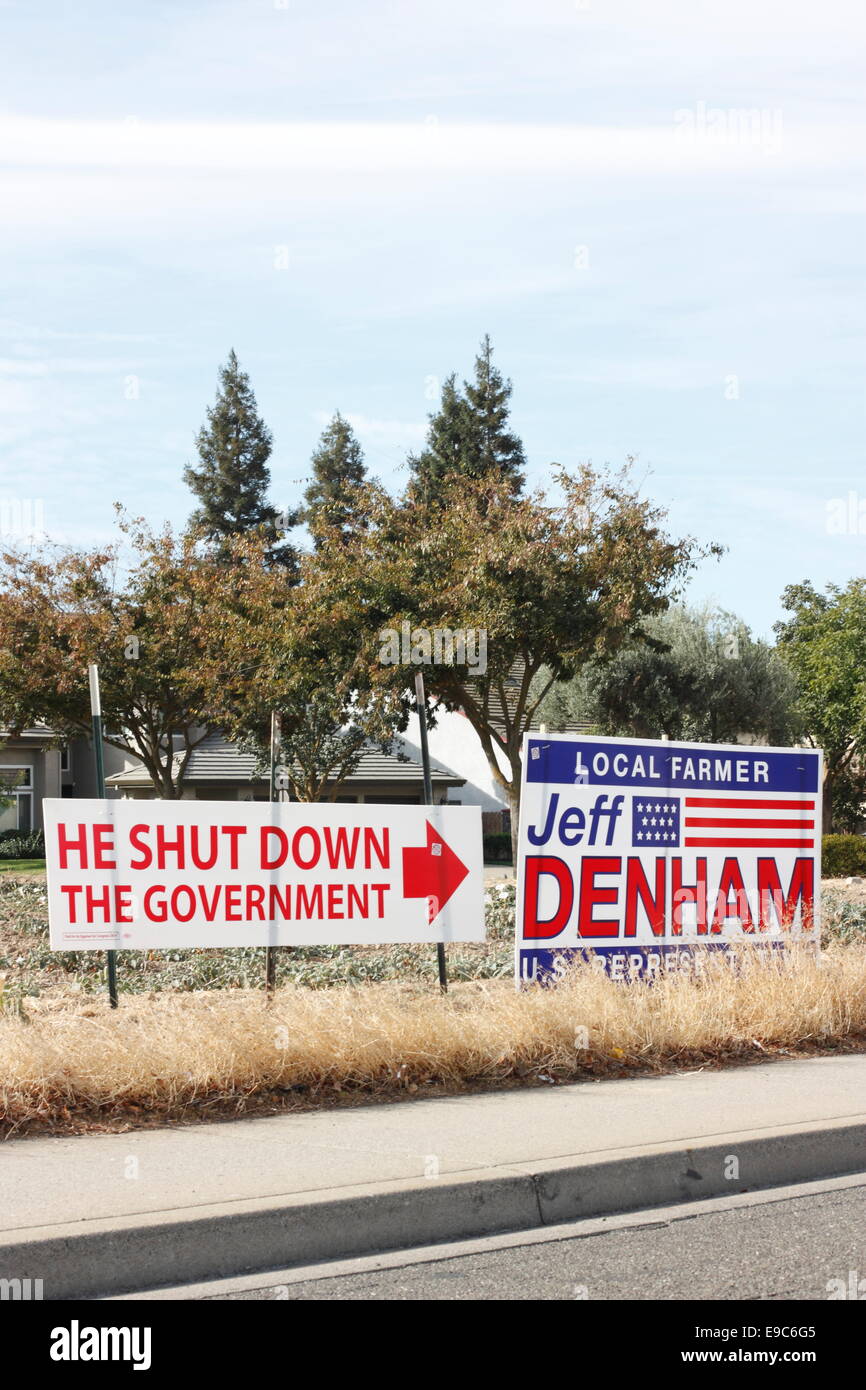 Modesto, Stanislao County, California, Stati Uniti d'America. Ottobre 23, 2014. La retorica si riscalda la gara per la California del decimo distretto congressuale come la valutazione intermedia le elezioni si avvicinano. Rappresentante Denham è in esecuzione per la rielezione contro Michael Eggman. Foto Stock