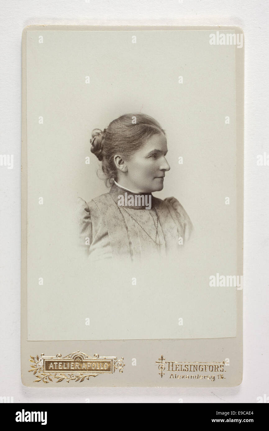 Una fotografia storica scattata dall'Atelier Finland, raffigurante una scena legata al progetto Apollo, conservata negli archivi di Svenska litteratursällskapet i Finland. L'immagine contribuisce a comprendere l'influenza iniziale del progetto sulla Finlandia e il suo impatto culturale. Foto Stock