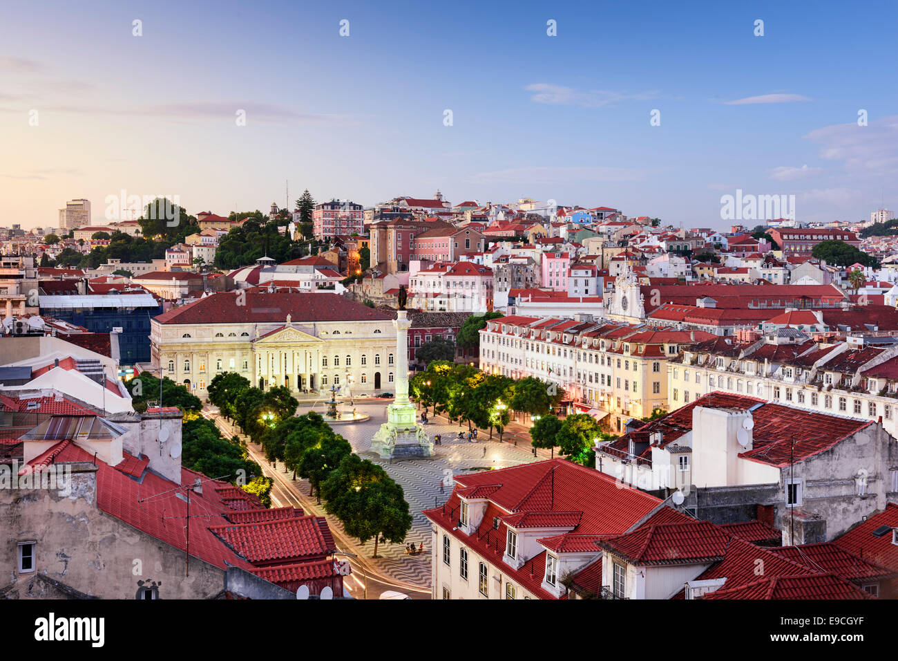 Lisbona, Portogallo skyline vista su Piazza Rossio. Foto Stock
