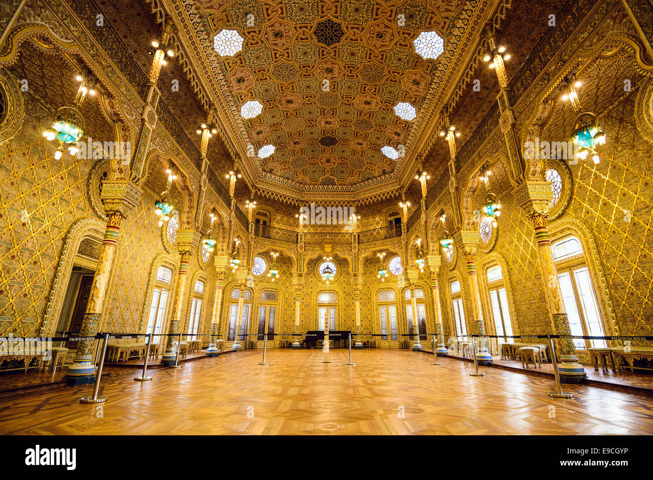 La borsa Palace (Palacio da Bolsa) nella Sala Araba. Foto Stock