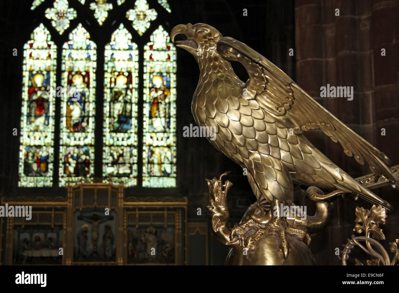 Guilt Eagle Lectern nella Cattedrale di Chester Foto Stock