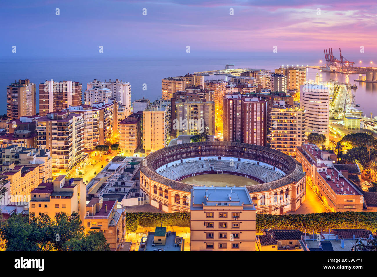Malaga, Spagna cityscape sul Mare Mediterraneo. Foto Stock
