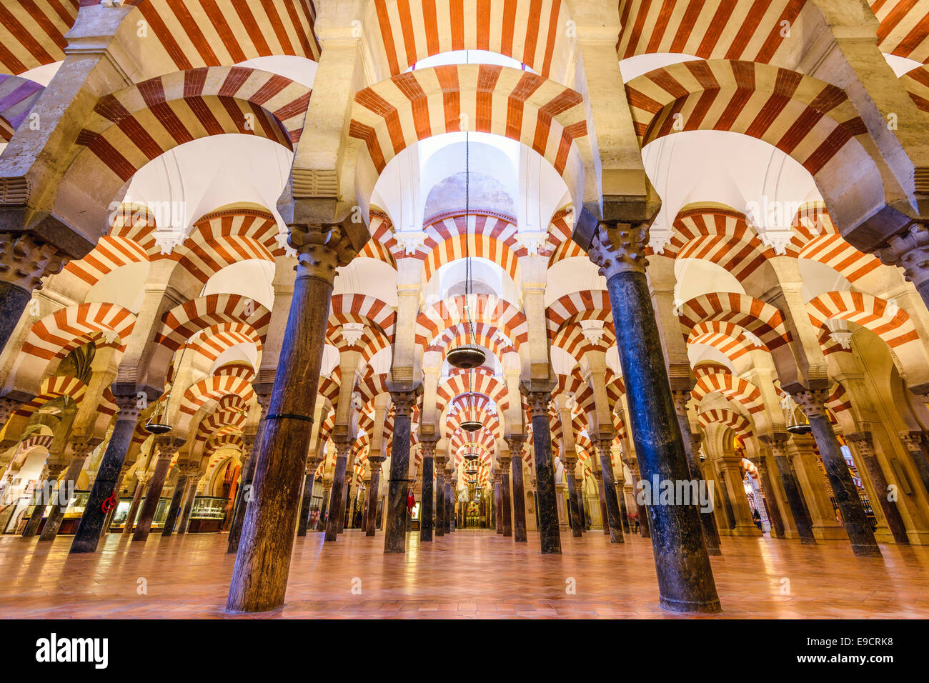 CORDOBA, Spagna - circa 2014: La Giralda di Siviglia. Il sito ha subito la conversione da una chiesa a una moschea e di nuovo indietro Foto Stock