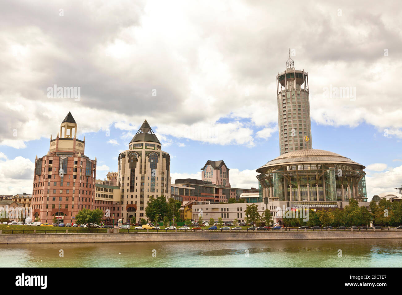 Il Moscow International Performing Arts Center conosciuto anche come Casa Internazionale della Musica di Mosca. Foto Stock