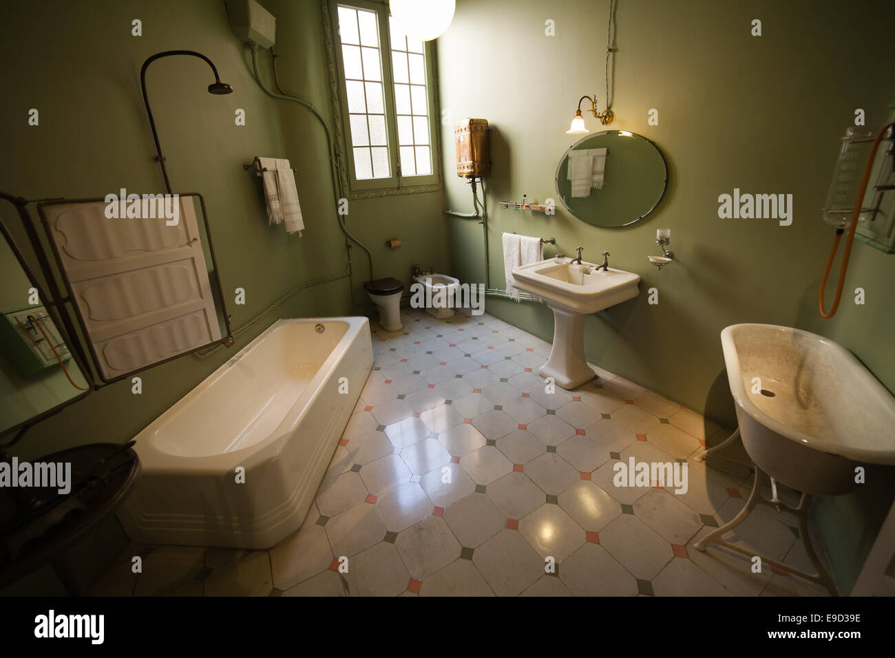 Bagno in Casa Mila (La Pedrera di Antoni Gaudì a Barcellona, in Catalogna, Spagna. Foto Stock