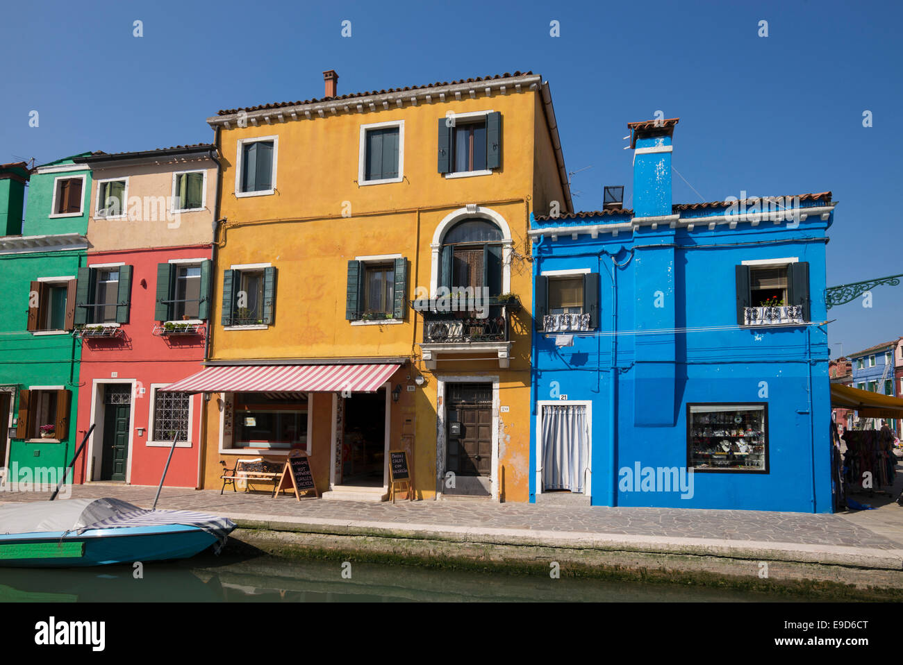 Gli edifici colorati, Isola di Burano, Venezia, Italia. Foto Stock