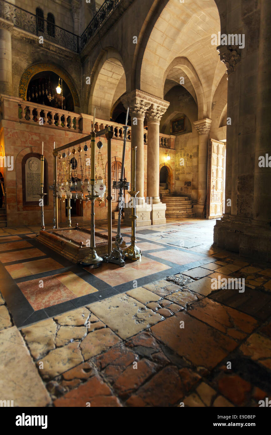 Pietra di unzione all'entrata nel Tempio del Santo Sepolcro di Gerusalemme Foto Stock