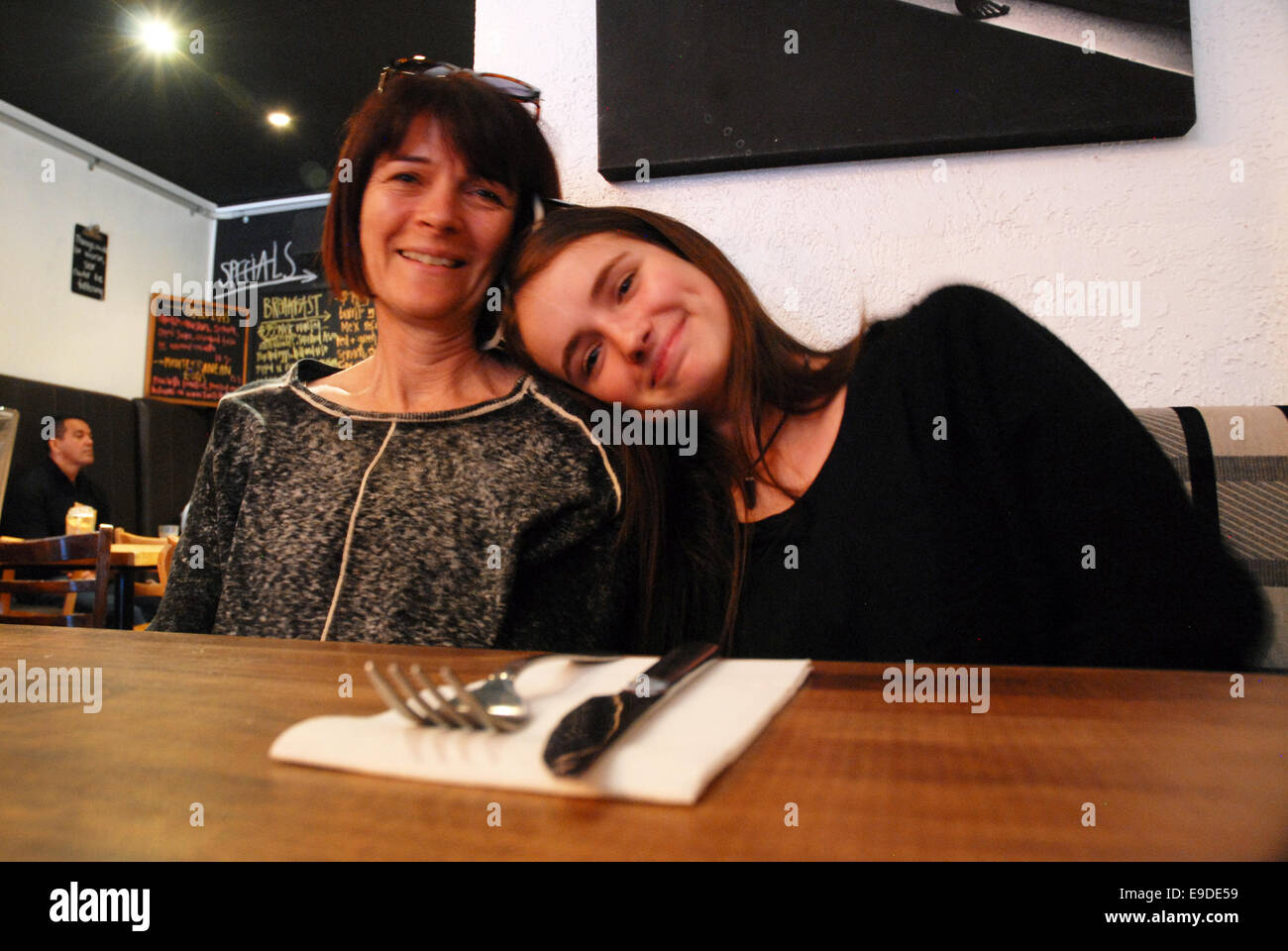 Natalie e Bernelle, caffetteria di St Kilda, Melbourne, Victoria, Australia. Foto Stock