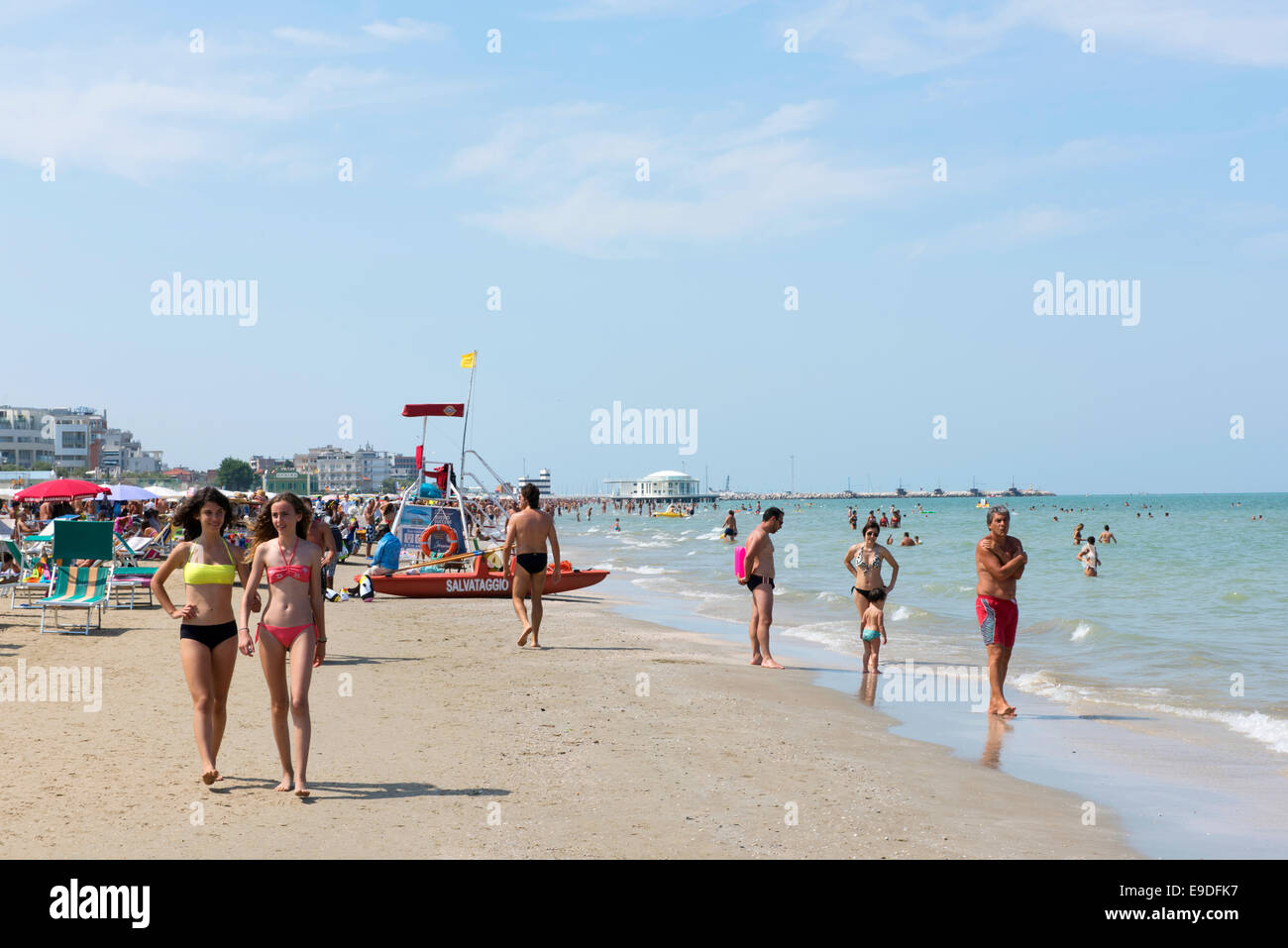 Spiaggia, persone Adreatic mare Senigallia Ancona, Marken, Italia, Foto Stock