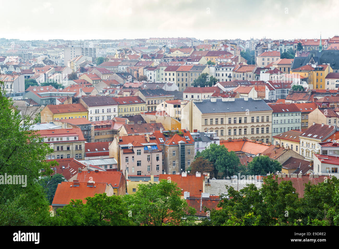 Vista del quartiere di Zizkov, la parte vecchia della città di Praga. Foto Stock