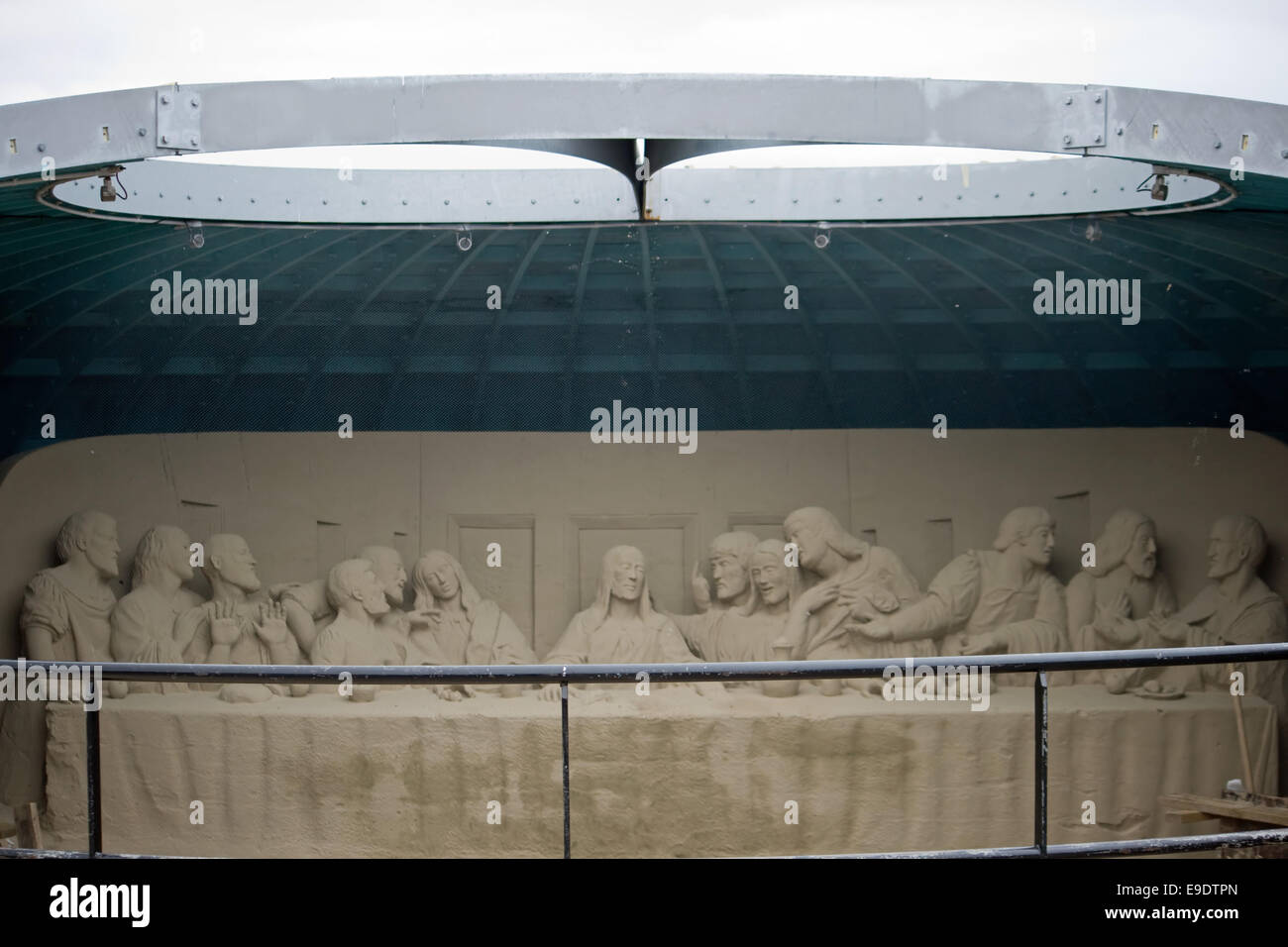 L Ultima Cena la scultura di sabbia sulla spiaggia di Weymouth,Dorset. Foto Stock