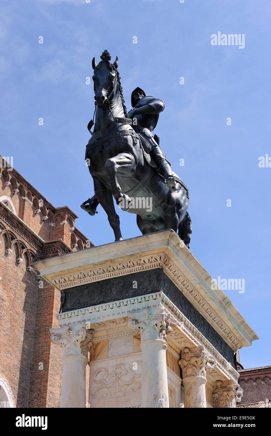 Gli altri fieri è equestre condottiero Bartolomeo Colleoni (1400-1476). Egli aveva preso alcune spire sbagliato, perché egli è in parte anteriore 0 Foto Stock