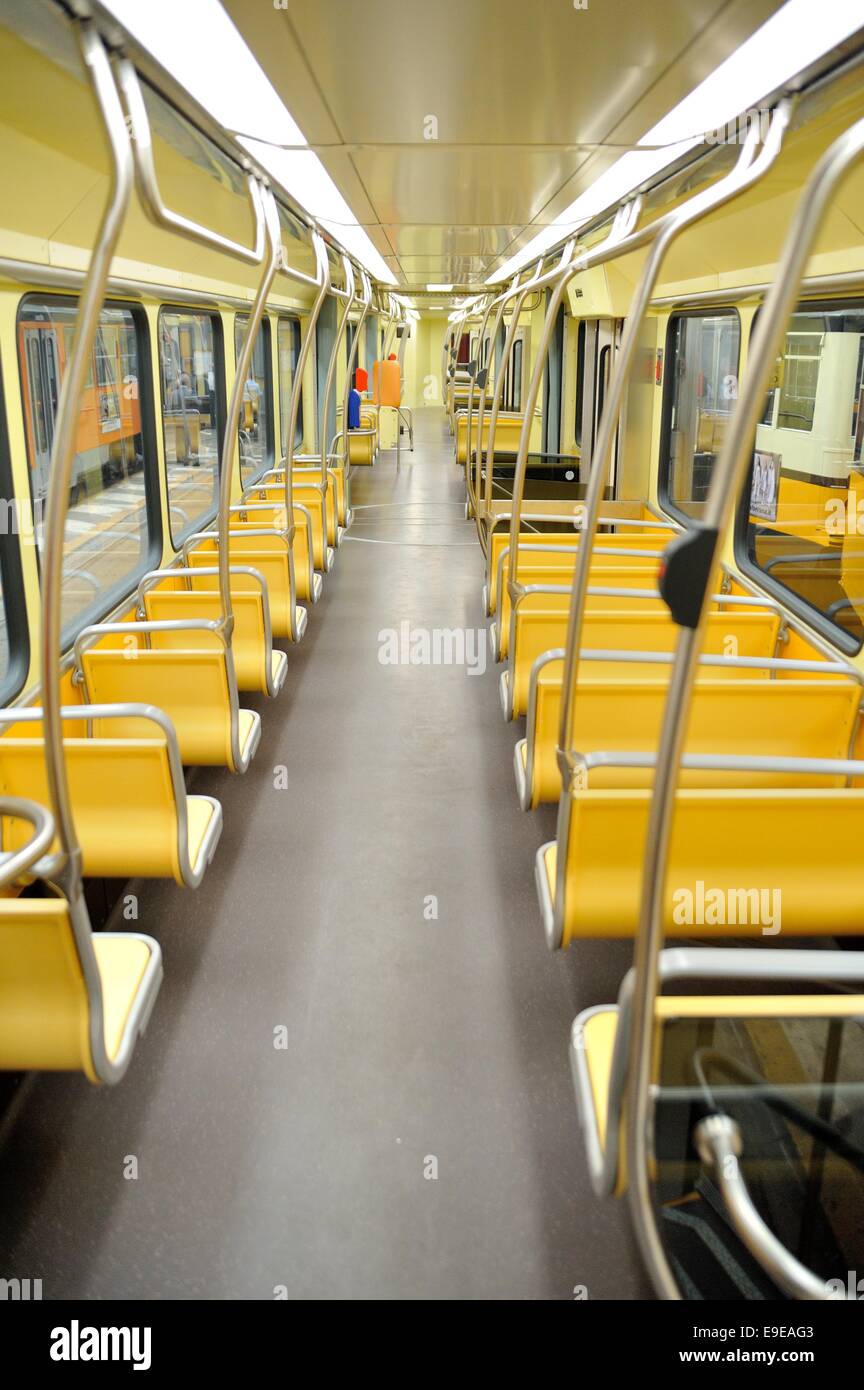 Nuova classe di ATM 4900 Tram (vista interna). Milano, Italia Foto Stock