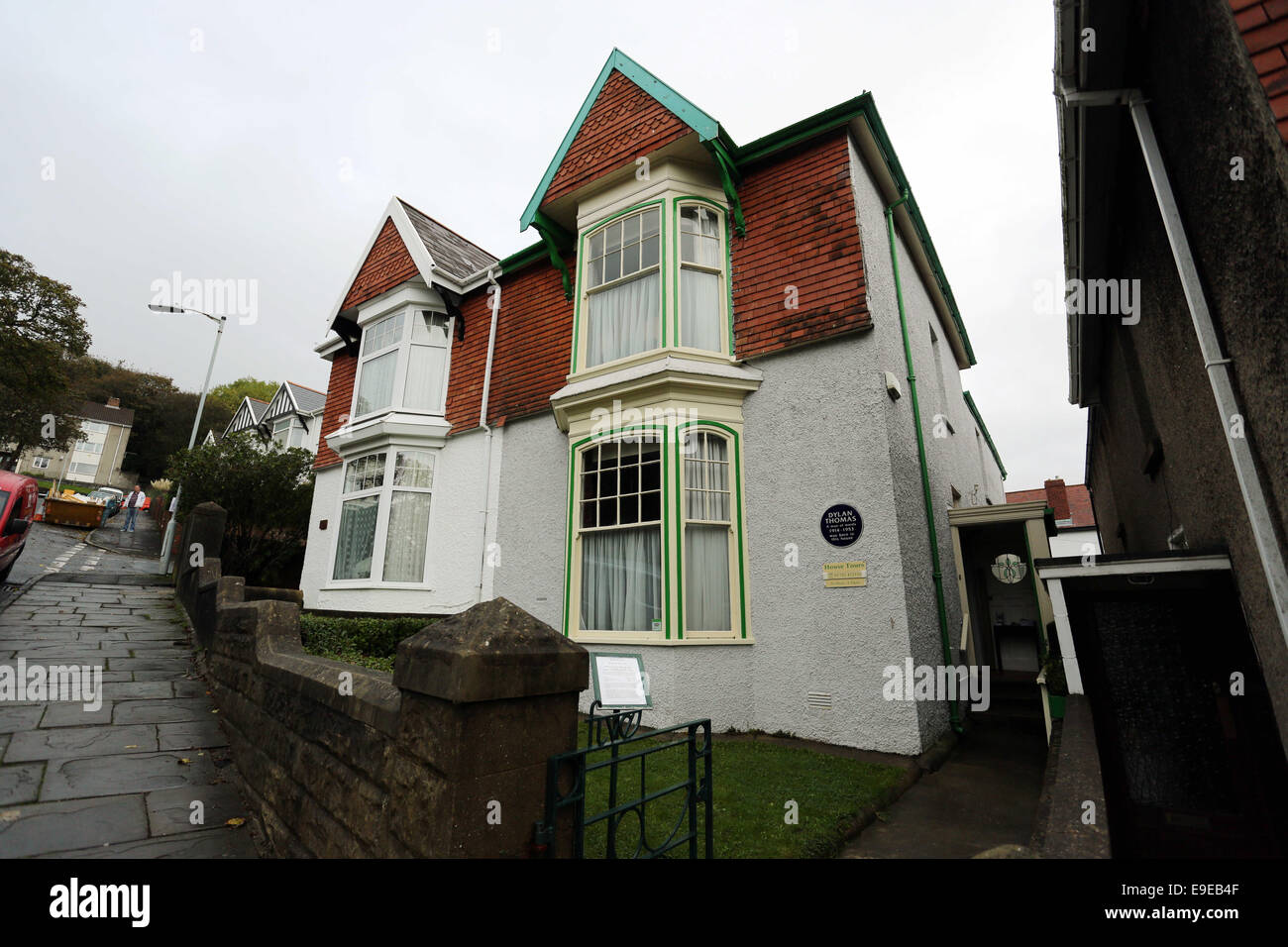 Swansea, Regno Unito. Venerdì 24 ottobre 2014 il luogo di nascita di Dylan Thomas, 5 unità Cwmdonkin, Swansea Re: Quest anno segna il centenario di Dylan Thomas' nascita il 28 ottobre 2014 con eventi presso la casa natale dello scrittore e poeta Dylan Thomas a 5 unità Cwmdonkin, Swansea, South Wales, Regno Unito. Credito: D Legakis/Alamy Live News Foto Stock