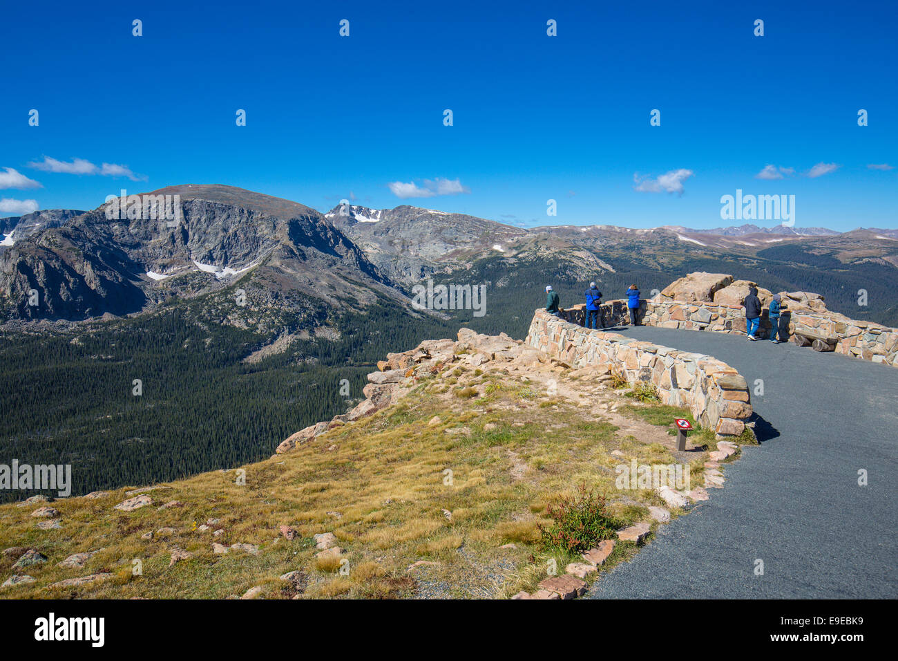 Visione da foresta Canyon Overlook su Trail Ridge Road nel Parco Nazionale delle Montagne Rocciose in Colorado Foto Stock