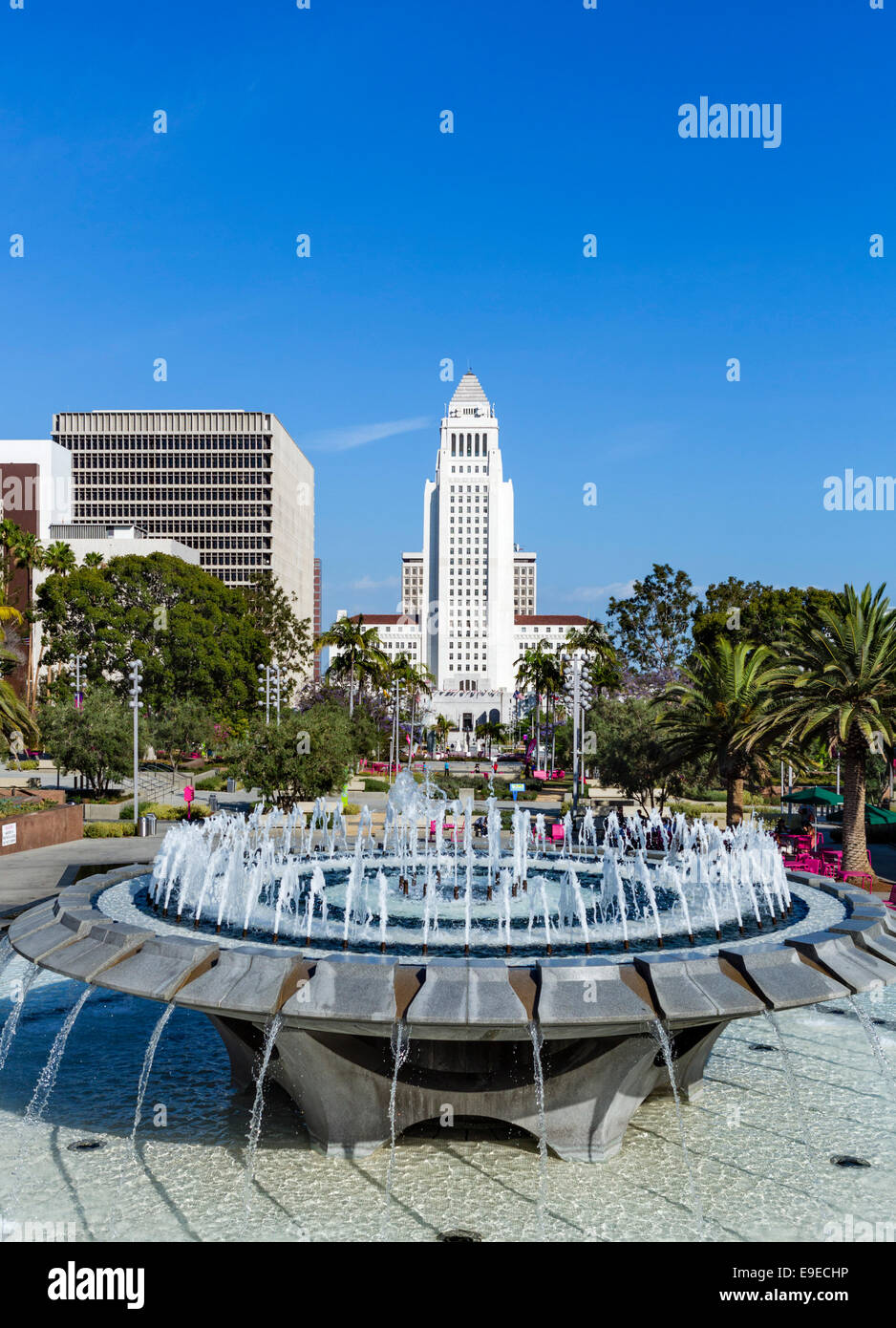 Il municipio visto dal Grand Park nel centro di Los Angeles, California, Stati Uniti d'America Foto Stock