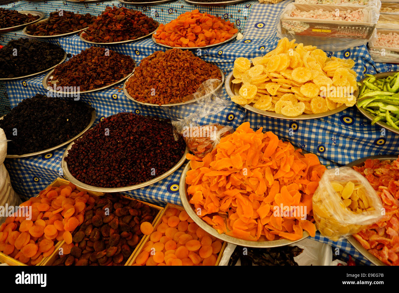 Frutta secca al mercato a Didim, Turchia Foto Stock