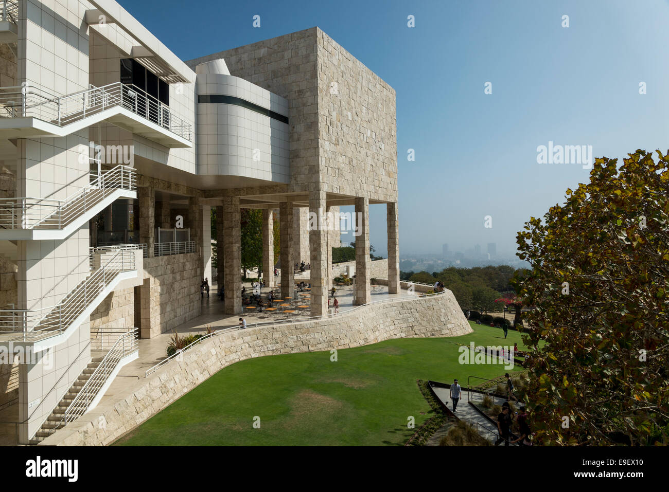 Vista di un Getty Center edificio che si affaccia su Los Angeles. Foto Stock