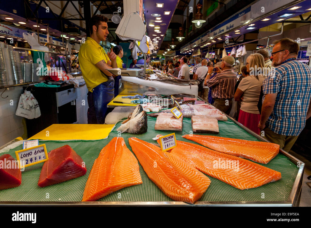 Pesce fresco in vendita, Mercat de L'Olivar, Palma de Mallorca, Spagna Foto Stock