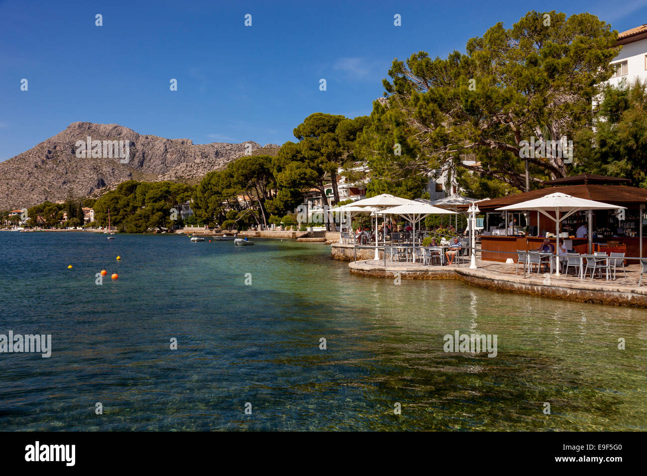 Lungomare cafe/ristorante, Puerto Pollensa, Mallorca - Spagna Foto Stock