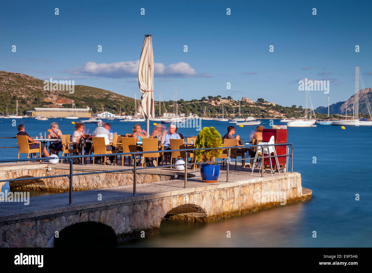 Lungomare cafe/ristorante, Puerto Pollensa, Mallorca - Spagna Foto Stock