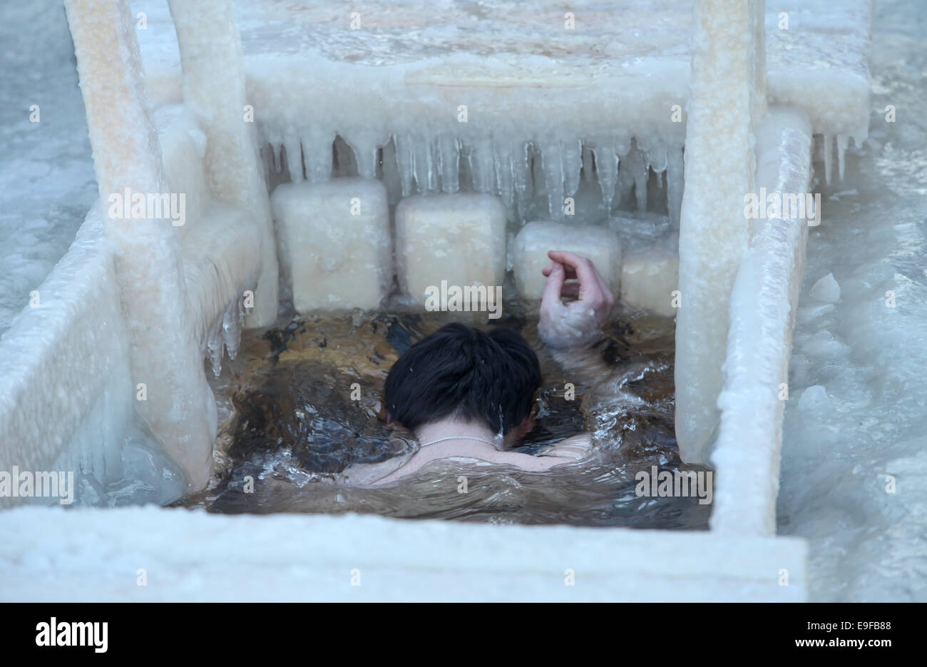 Nuotatore di inverno Foto Stock