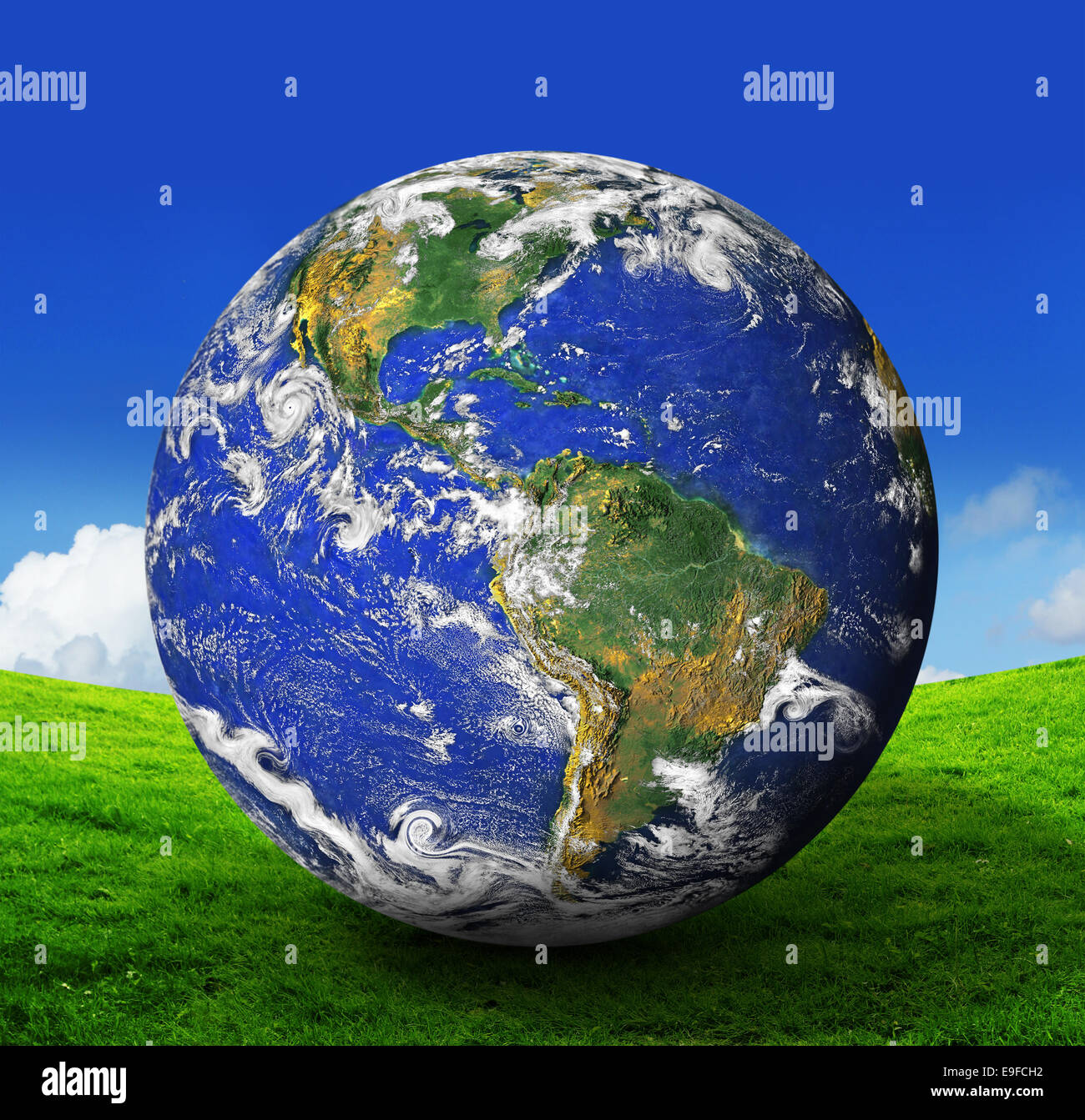 Blue Planet Earth su erba verde Foto Stock