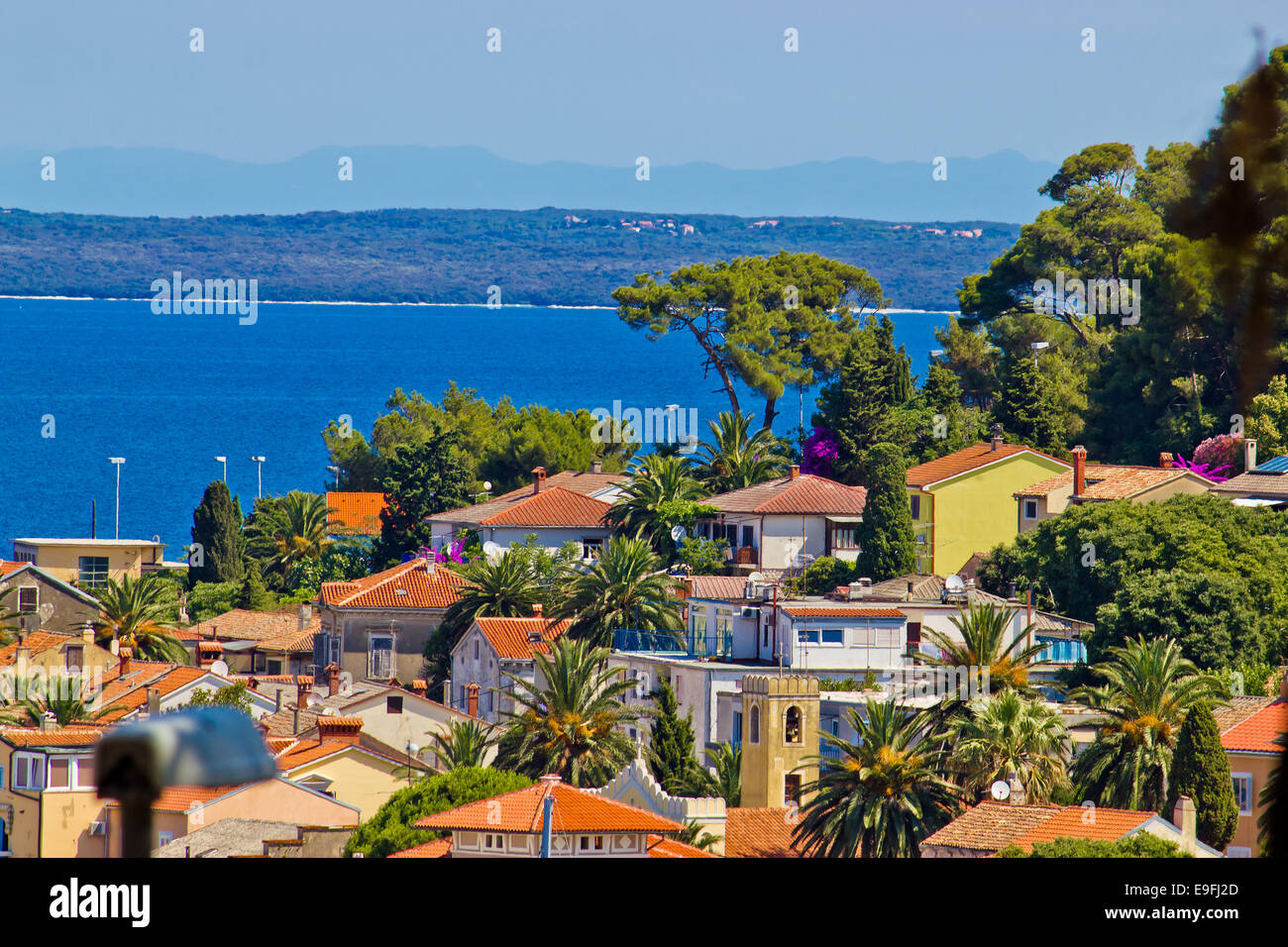 Colorata città costiera di Mali Losinj Foto Stock