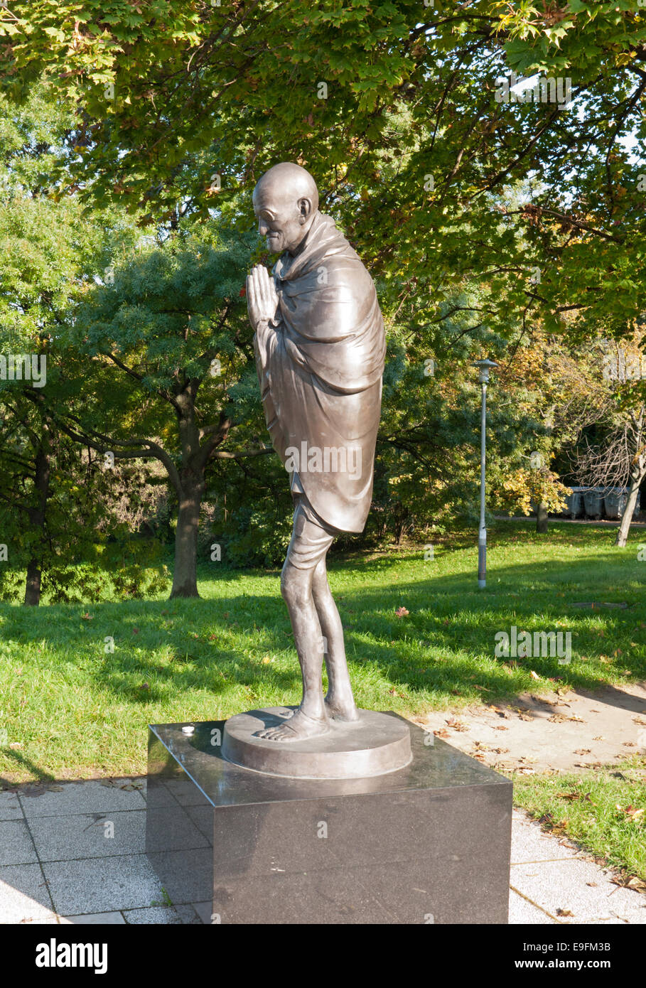 Dettaglio del giardino della filosofia con la statua del Mahatma Gandhi, Budapest, Ungheria Foto Stock