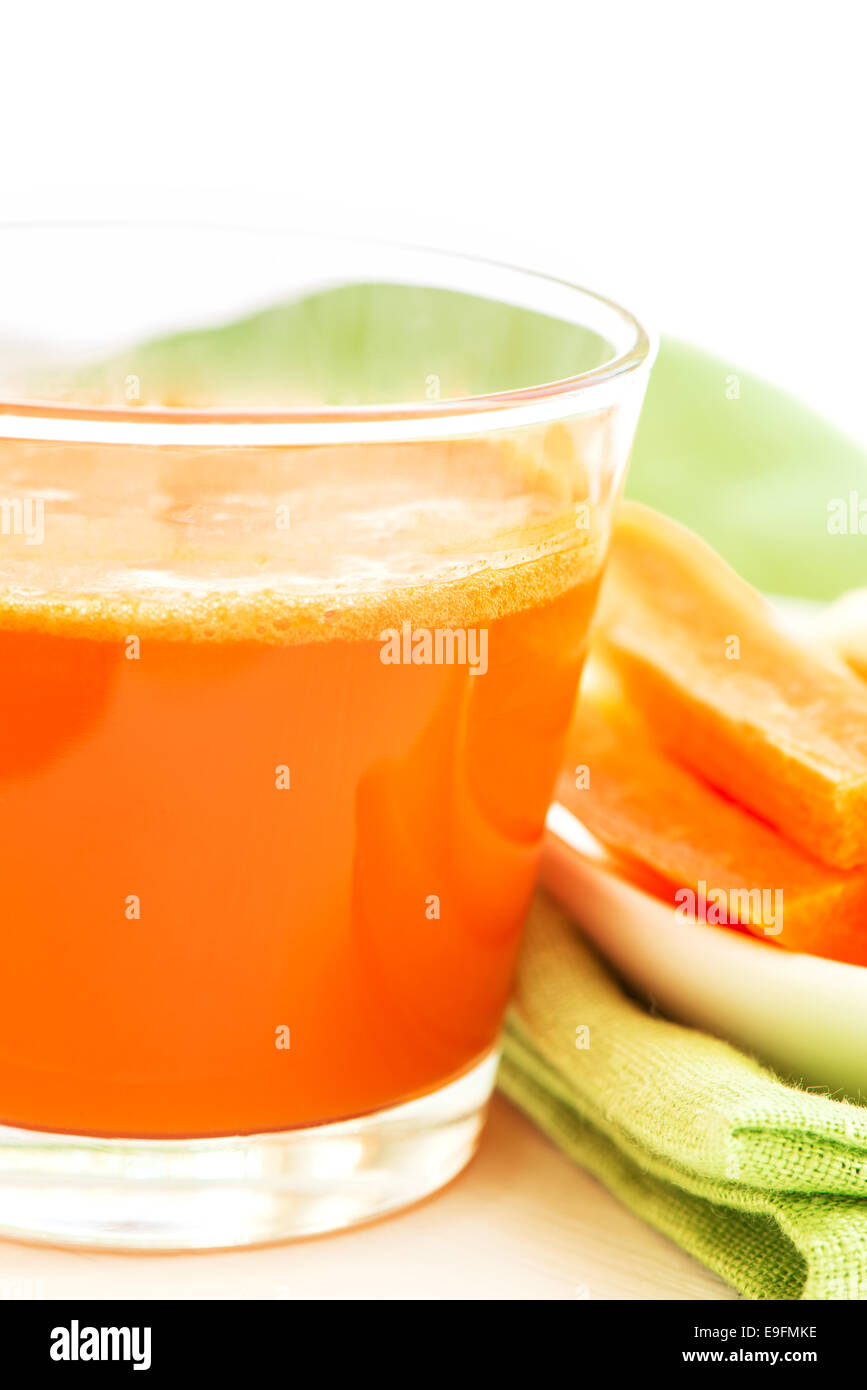 Impostare con succo di frutta e carote Foto Stock