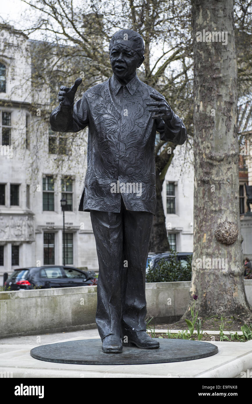 Statua di Nelson Mandela a Londra Foto Stock
