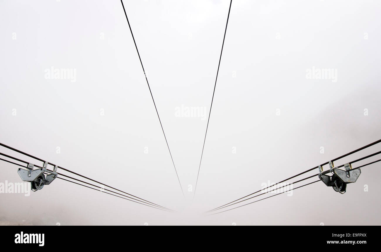 Montare Marmolada nel nordest d'Italia. La montagna più alta delle Dolomiti la funivia Foto Stock