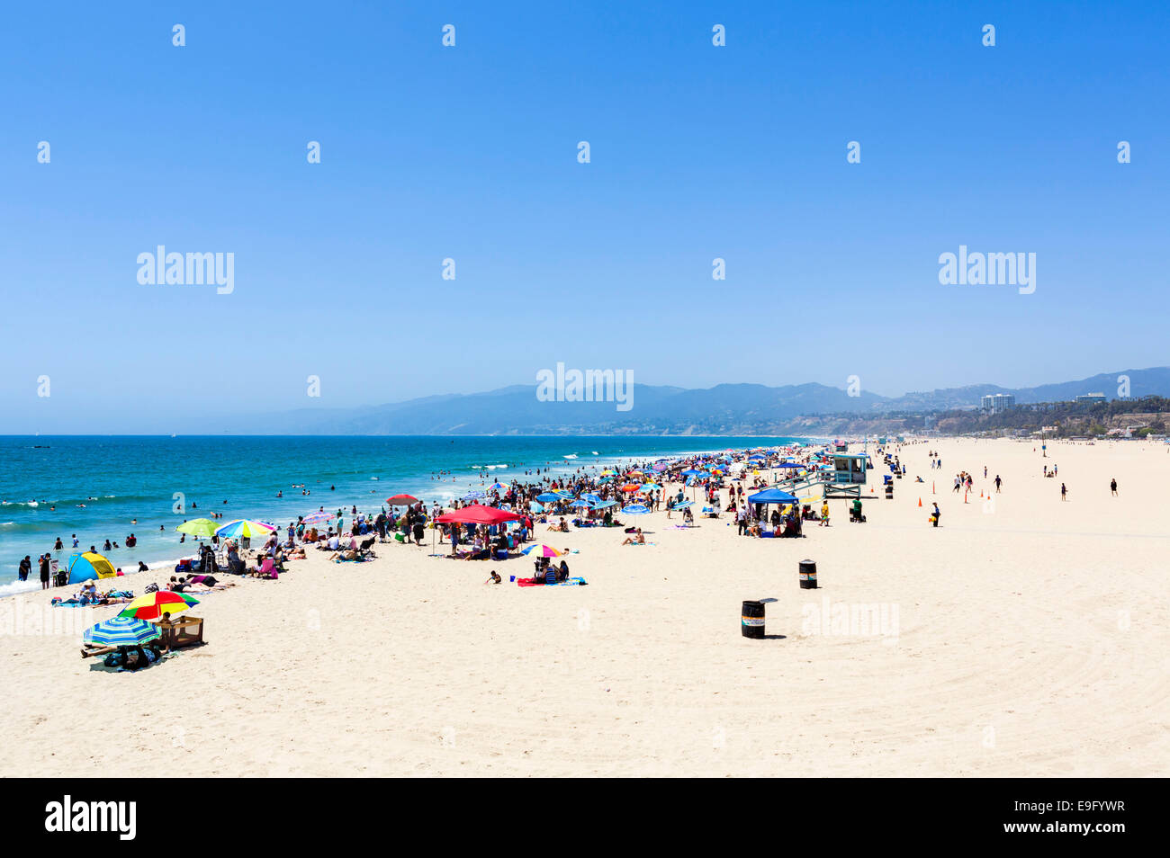 La spiaggia di Santa Monica visto dal molo, Los Angeles, California, Stati Uniti d'America Foto Stock