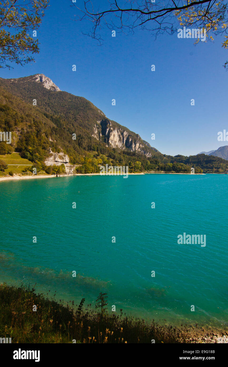 Il lago di Tenno, Italia Foto Stock