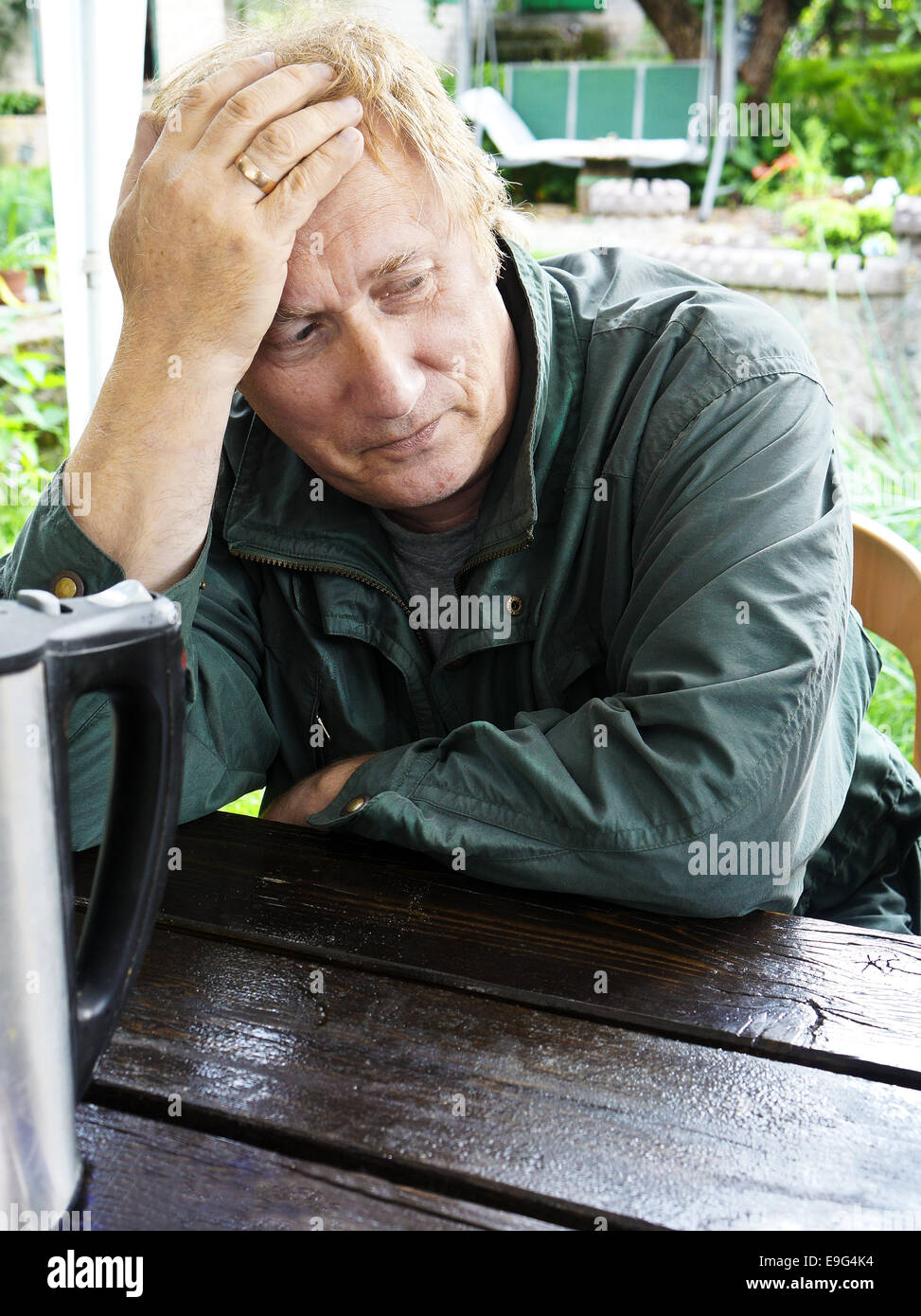 Ritratto di triste uomo anziano Foto Stock