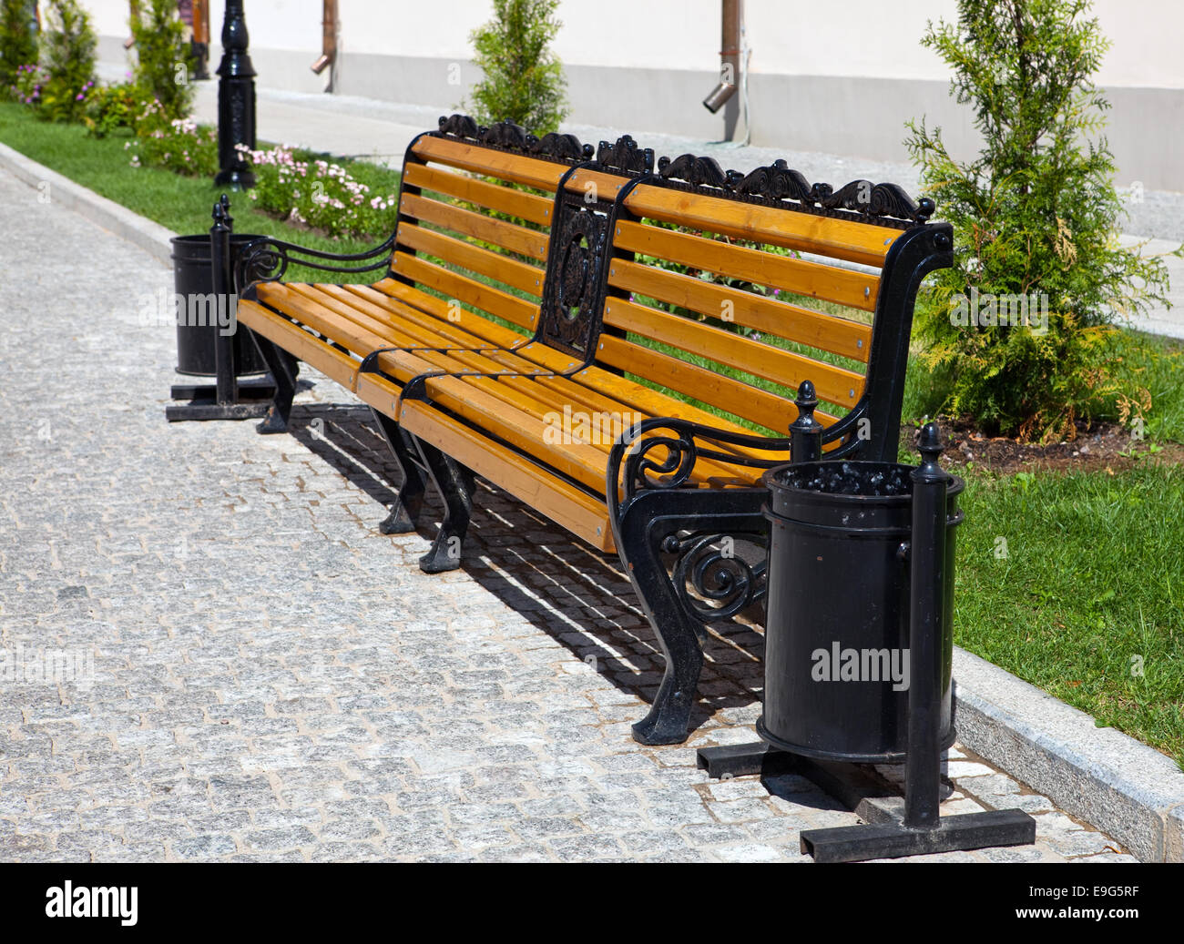 Banco in strada della citta'. La Russia Foto Stock