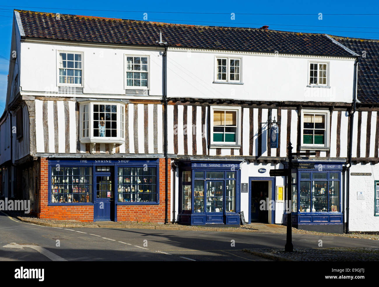 Santuario in negozio nel villaggio di Little Walsingham, Norfolk, Inghilterra, Regno Unito Foto Stock