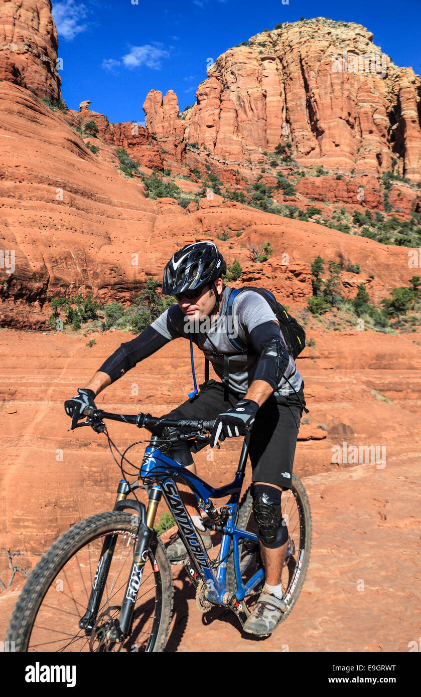 Mountain Biker al punto di pollo in Sedona Foto Stock