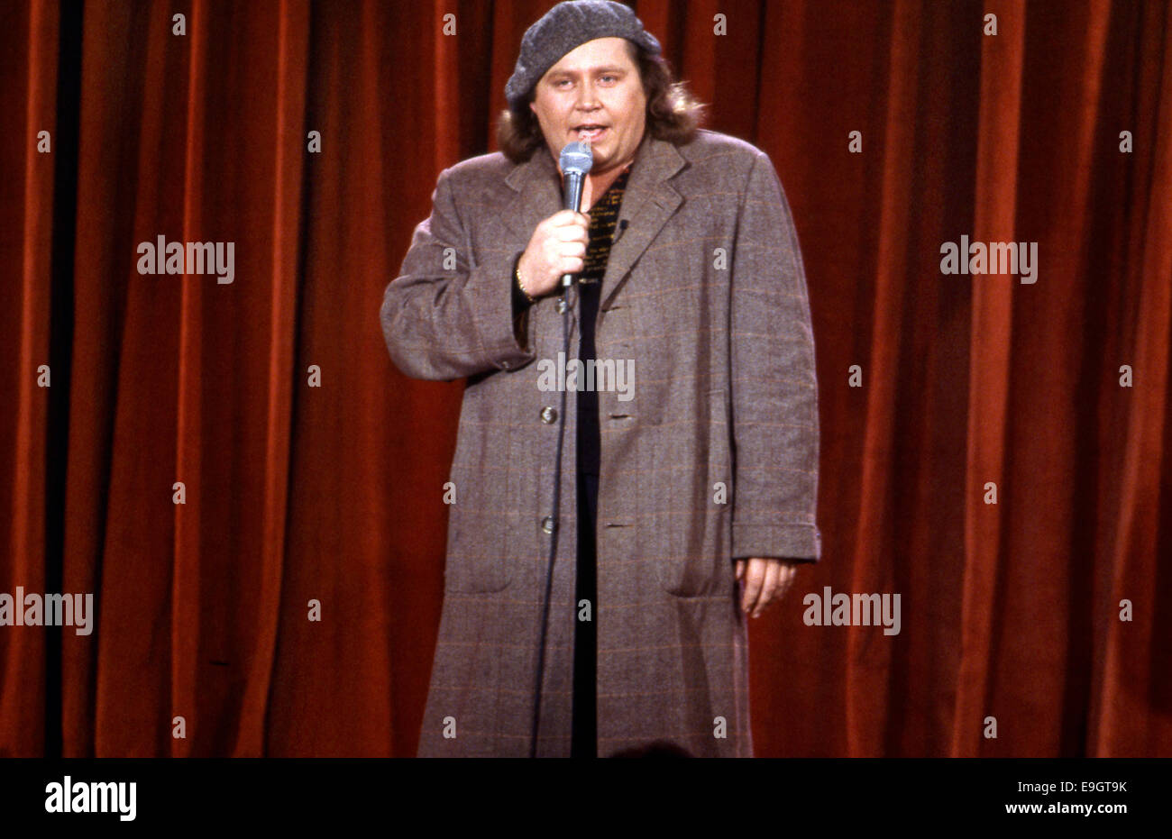 Sam Kinison effettuando al Roxy sul Sunset Blvd. in Los Angeles circa 1987 Foto Stock