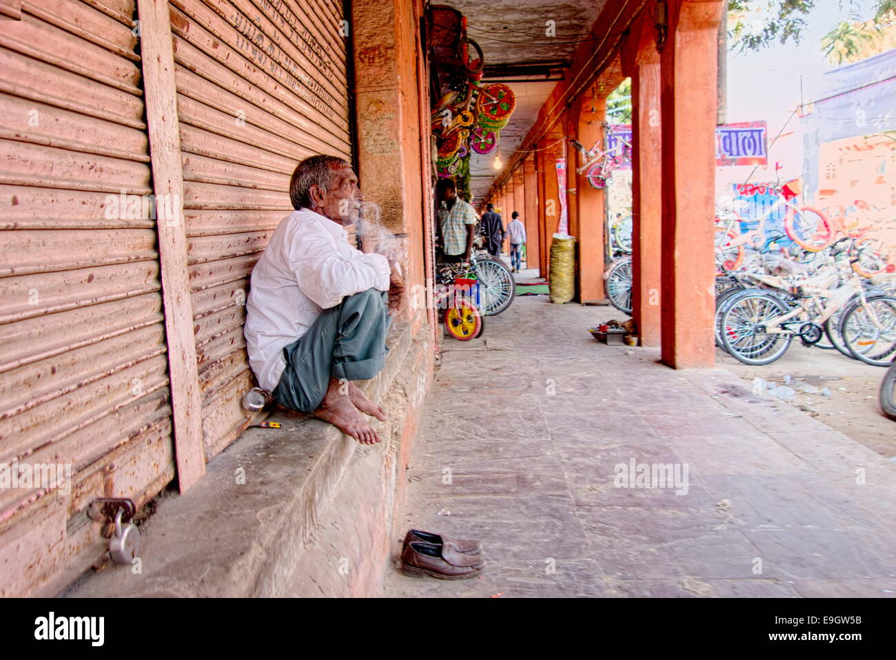 Vivace strada attività a Jaipur la città rosa Foto Stock