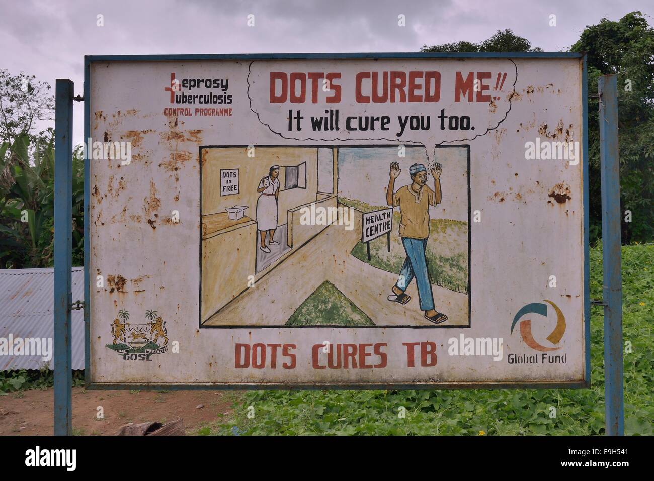 Segno pubblicità una tubercolosi farmaco, Makeni, distretto di Bombali, Sierra Leone Foto Stock